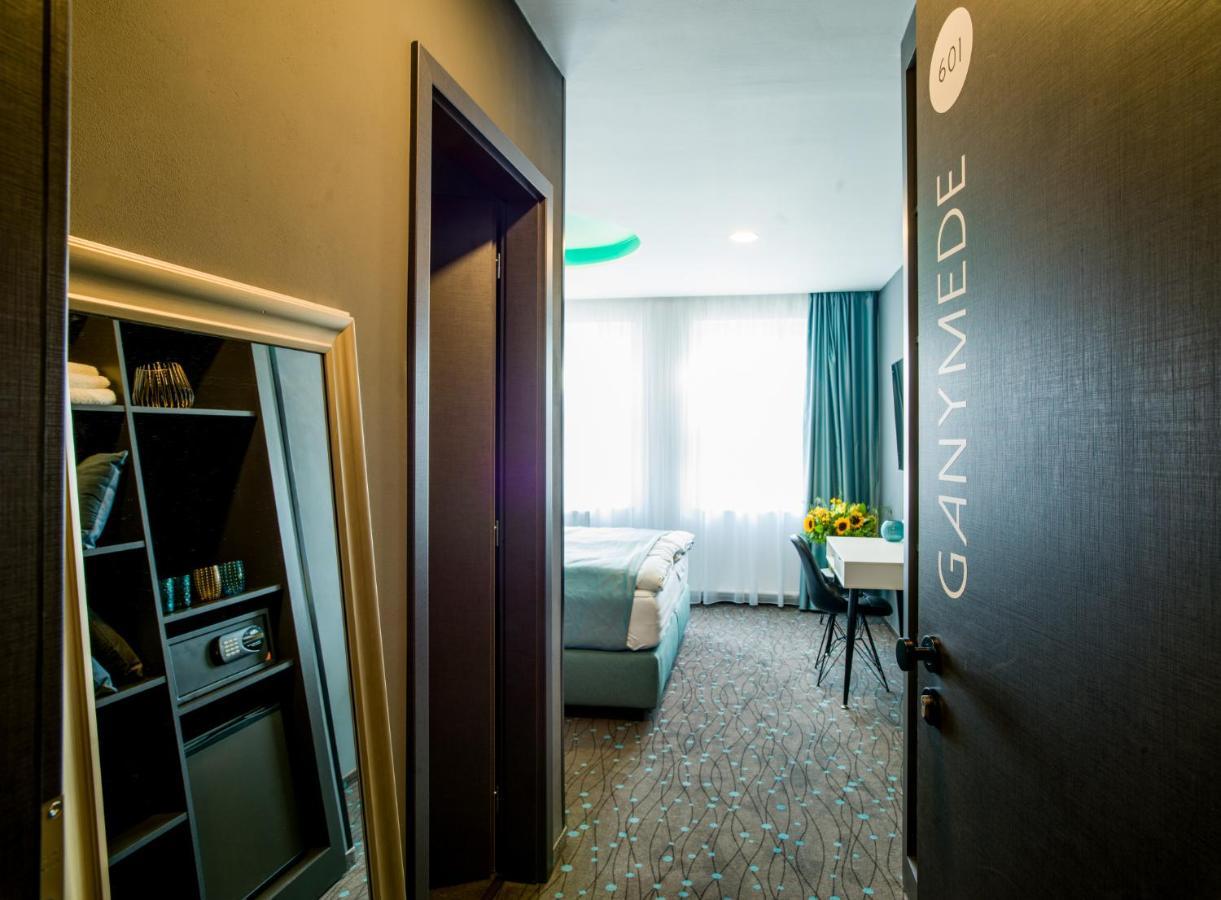 Rooftop Planet 4* Praga